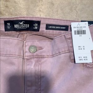 Brand new Hollister low rise super skinny (7R/28W)